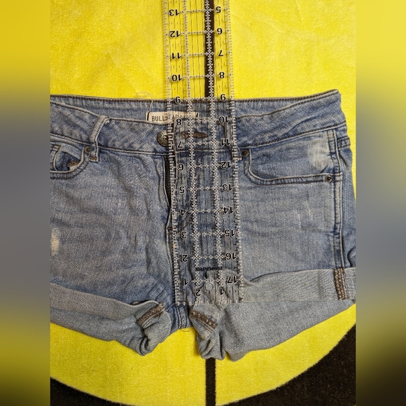 Bullhead Black light wash denim shorts - size 5 - Picture 2 of 4